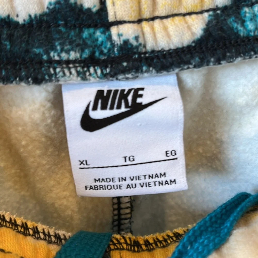 💃Nike XL Yellow Green Floral Club Fleece Lounge Joggers Pants - Picture 7 of 11